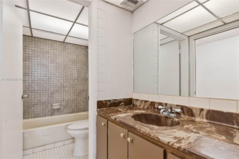 Copropriété à vendre à Miami, Floride: 2 chambres, 86.49 m2 № 1841319 - photo 16
