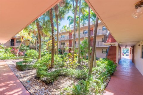 Copropriété à vendre à Miami, Floride: 2 chambres, 86.49 m2 № 1841319 - photo 3