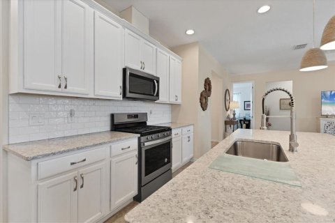 House in Bradenton, Florida 4 bedrooms, 185.71 sq.m. № 1776700 - photo 10