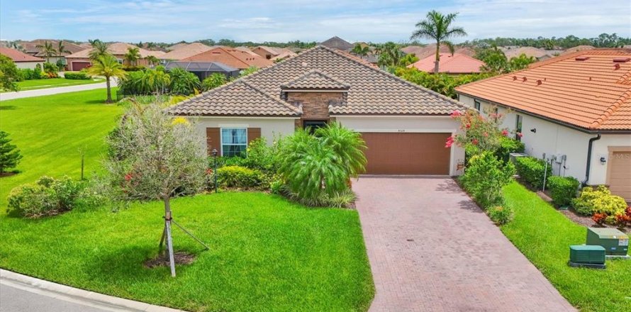 House in Bradenton, Florida 4 bedrooms, 185.71 sq.m. № 1776700
