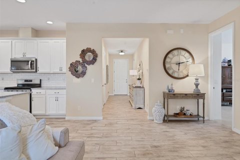 House in Bradenton, Florida 4 bedrooms, 185.71 sq.m. № 1776700 - photo 3