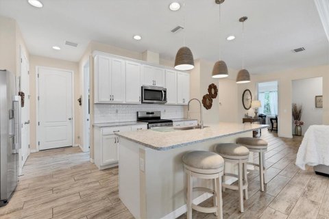 House in Bradenton, Florida 4 bedrooms, 185.71 sq.m. № 1776700 - photo 9