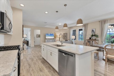 House in Bradenton, Florida 4 bedrooms, 185.71 sq.m. № 1776700 - photo 11