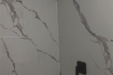 Снять в аренду коммерческую недвижимость в Майами-Гарденс, Флорида 1 спальня, 105.91м2, № 2080730 - фото 4