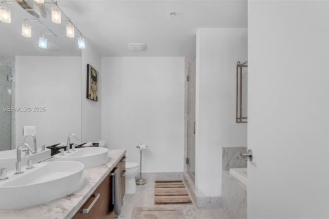 Купить кондоминиум в Майами, Флорида 2 спальни, 111.76м2, № 2042366 - фото 22