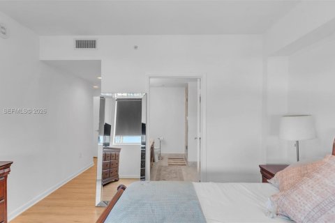 Купить кондоминиум в Майами, Флорида 2 спальни, 111.76м2, № 2042366 - фото 20