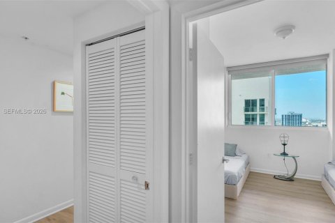 Купить кондоминиум в Майами, Флорида 2 спальни, 111.76м2, № 2042366 - фото 17