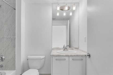 Купить кондоминиум в Майами, Флорида 2 спальни, 111.76м2, № 2042366 - фото 16