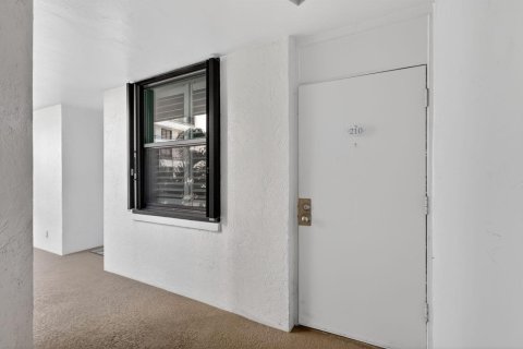 Condominio en Jensen Beach, Florida, 2 dormitorios  № 2175794