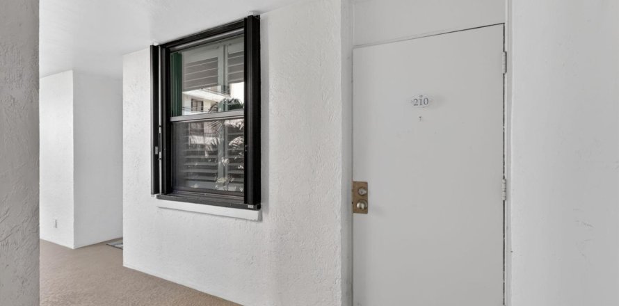 Condominio en Jensen Beach, Florida, 2 dormitorios  № 2175794