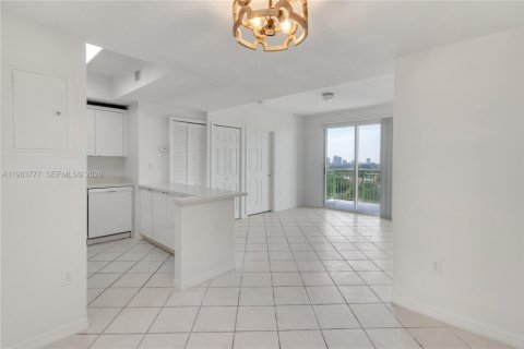 Condo in Miami, Florida, 2 bedrooms  № 2027137 - photo 4
