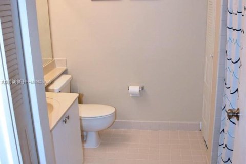 Снять в аренду кондоминиум в Дорал, Флорида 2 спальни, 102.66м2, № 2146056 - фото 13