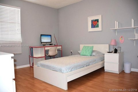 Снять в аренду кондоминиум в Дорал, Флорида 2 спальни, 102.66м2, № 2146056 - фото 11