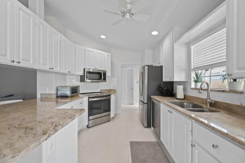 Townhouse in Wellington, Florida 2 bedrooms, 141.77 sq.m. № 2399646 - photo 6