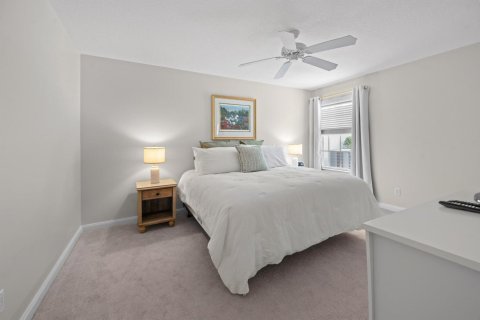 Townhouse in Wellington, Florida 2 bedrooms, 141.77 sq.m. № 2399646 - photo 12