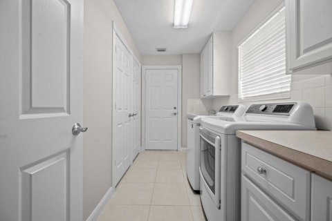 Townhouse in Wellington, Florida 2 bedrooms, 141.77 sq.m. № 2399646 - photo 14