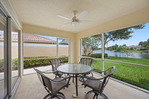 Townhouse in Wellington, Florida 2 bedrooms, 141.77 sq.m. № 2399646 - photo 16