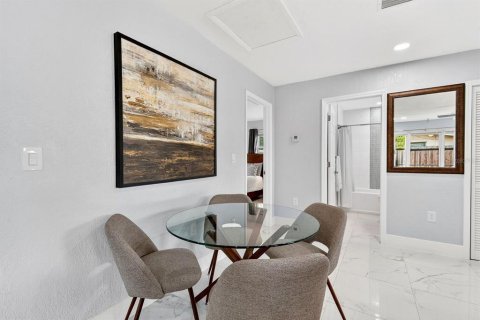Купить виллу или дом в Сарасота, Флорида 3 комнаты, 96.99м2, № 2113229 - фото 12