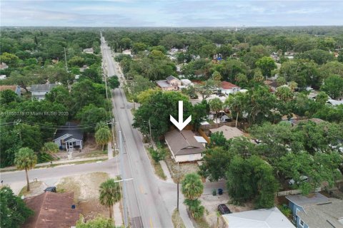 House in Tampa, Florida 5 bedrooms, 130.43 sq.m. № 1890741 - photo 26