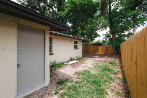 House in Tampa, Florida 5 bedrooms, 130.43 sq.m. № 1890741 - photo 19