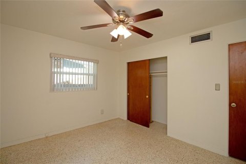 House in Saint Petersburg, Florida 2 bedrooms, 93.18 sq.m. № 1744862 - photo 17