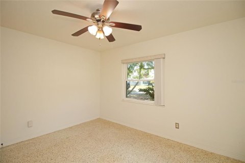 House in Saint Petersburg, Florida 2 bedrooms, 93.18 sq.m. № 1744862 - photo 19