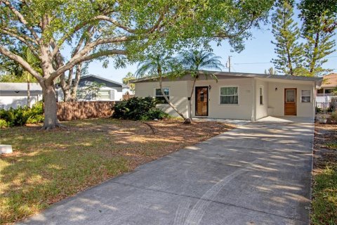 House in Saint Petersburg, Florida 2 bedrooms, 93.18 sq.m. № 1744862 - photo 1