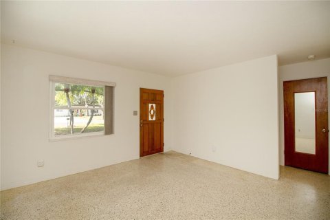 House in Saint Petersburg, Florida 2 bedrooms, 93.18 sq.m. № 1744862 - photo 11
