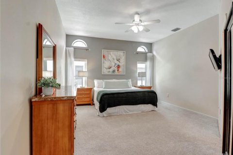 House in Tampa, Florida 3 bedrooms, 189.43 sq.m. № 2152367 - photo 19