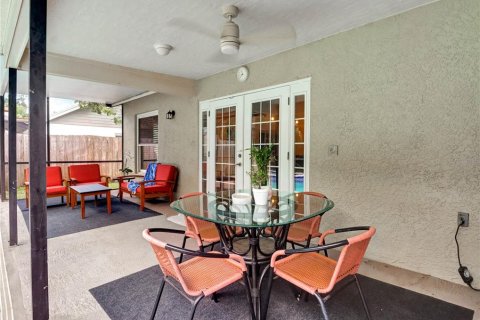 House in Tampa, Florida 3 bedrooms, 189.43 sq.m. № 2152367 - photo 28
