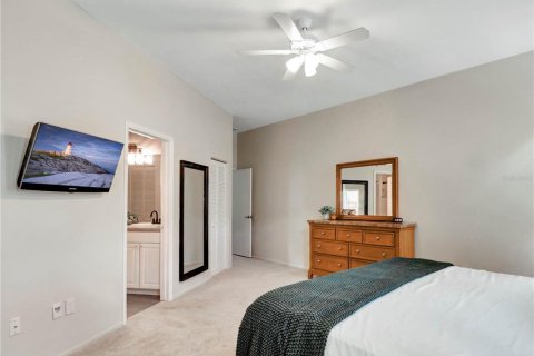 House in Tampa, Florida 3 bedrooms, 189.43 sq.m. № 2152367 - photo 20