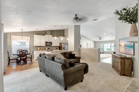 House in Tampa, Florida 3 bedrooms, 189.43 sq.m. № 2152367 - photo 9