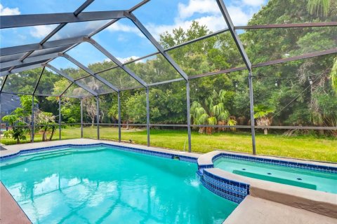 House in Tampa, Florida 3 bedrooms, 189.43 sq.m. № 2152367 - photo 29