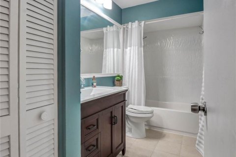 House in Tampa, Florida 3 bedrooms, 189.43 sq.m. № 2152367 - photo 16