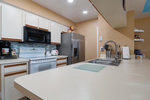 Condo in Kissimmee, Florida, 3 bedrooms  № 1251700 - photo 9