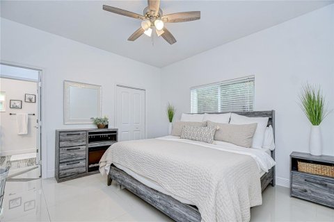 Casa en venta en Odessa, Florida, 4 dormitorios, 298.68 m2 № 1919360 - foto 27