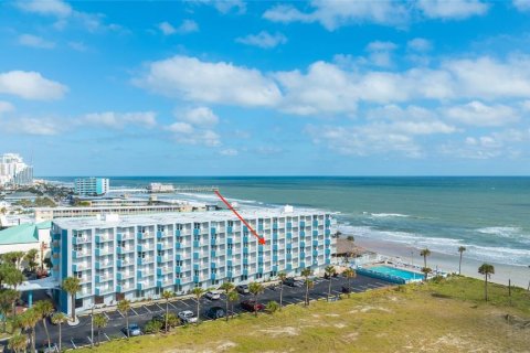 Condo in Daytona Beach, Florida, 1 bedroom  № 2108857