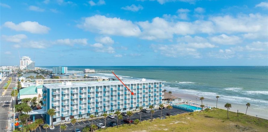 Condominio en Daytona Beach, Florida, 1 dormitorio № 2108857