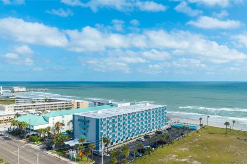 Condominio en venta en Daytona Beach, Florida, 1 dormitorio, 31.87 m2 № 2108857 - foto 2