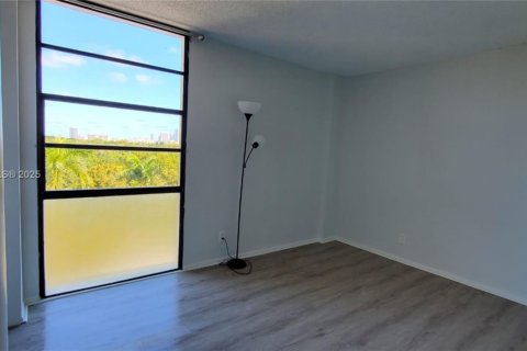 Condominio en venta en Aventura, Florida, 2 dormitorios, 92.34 m2 № 1696343 - foto 11