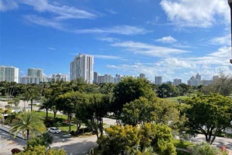 Condominio en venta en Aventura, Florida, 2 dormitorios, 92.34 m2 № 1696343 - foto 23