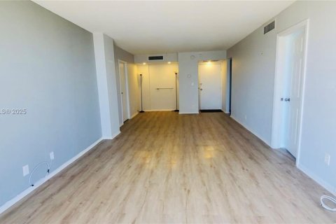Condominio en venta en Aventura, Florida, 2 dormitorios, 92.34 m2 № 1696343 - foto 5