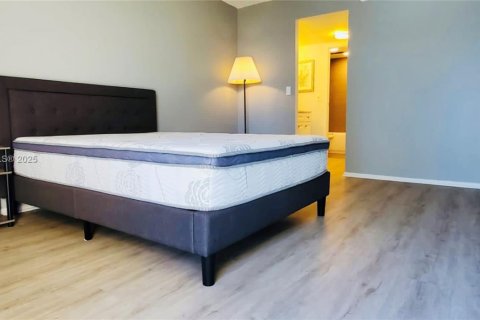 Condominio en venta en Aventura, Florida, 2 dormitorios, 92.34 m2 № 1696343 - foto 13