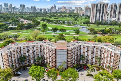 Condominio en venta en Aventura, Florida, 2 dormitorios, 92.34 m2 № 1696343 - foto 24