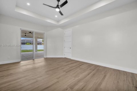 Casa en venta en Cape Coral, Florida, 4 dormitorios № 2080753 - foto 29