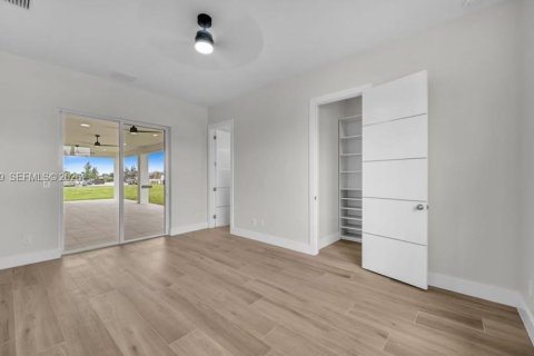 Casa en venta en Cape Coral, Florida, 4 dormitorios № 2080753 - foto 17