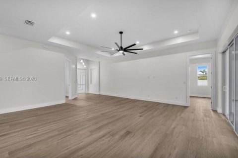 Casa en venta en Cape Coral, Florida, 4 dormitorios № 2080753 - foto 10