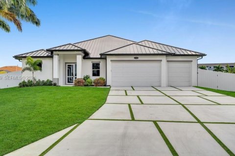 Casa en Cape Coral, Florida 4 dormitorios № 2080753