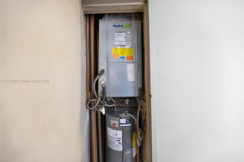 Condominio en venta en Fort Lauderdale, Florida, 2 dormitorios, 102.19 m2 № 2012349 - foto 30