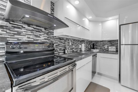 Condominio en venta en Fort Lauderdale, Florida, 2 dormitorios, 102.19 m2 № 2012349 - foto 6